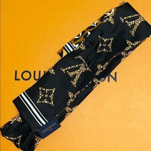 LV jungle print noir bandeau. Authentic.